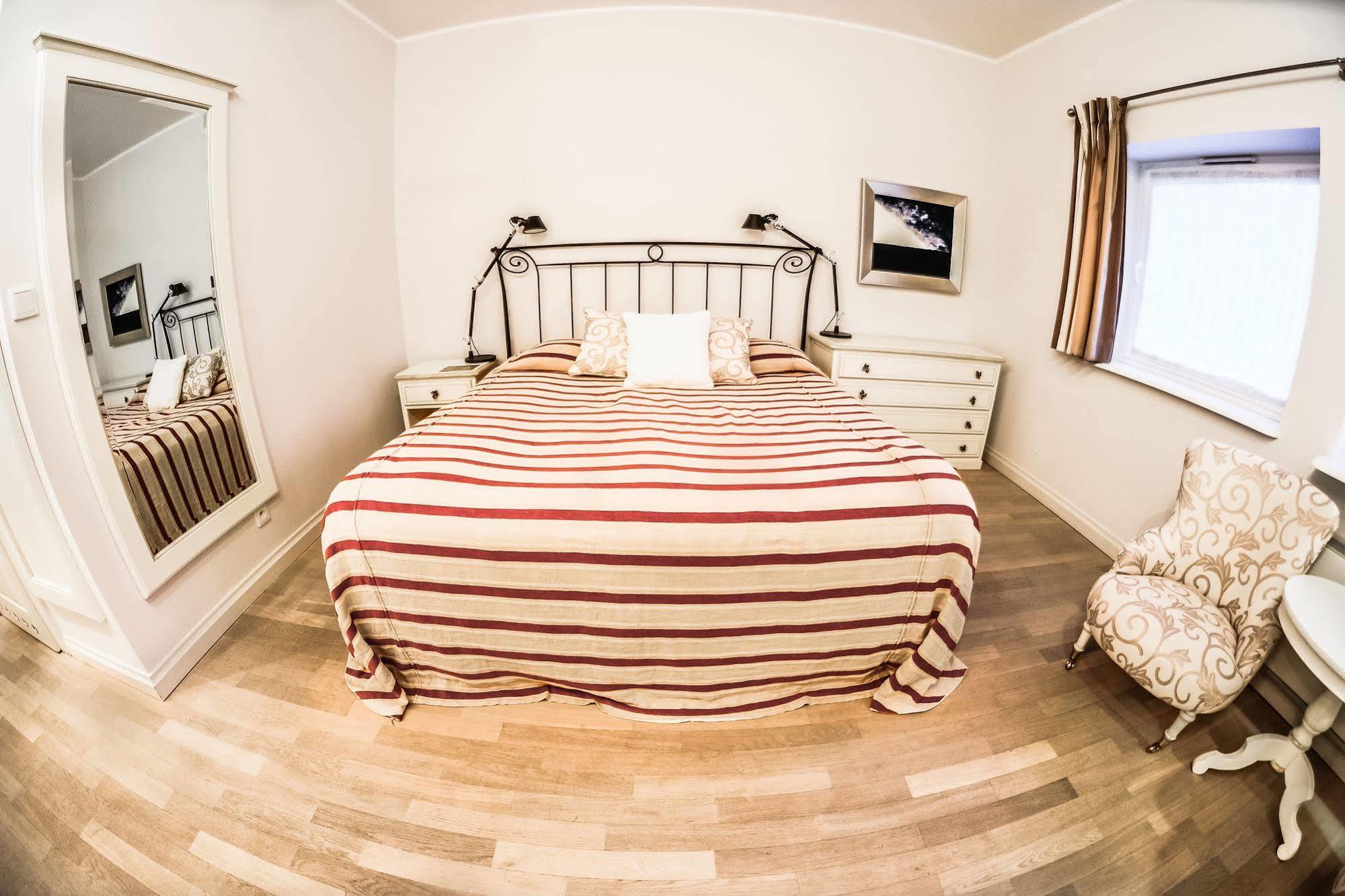 Bed and Breakfast Oliwska Dolina Gdansk Exterior foto